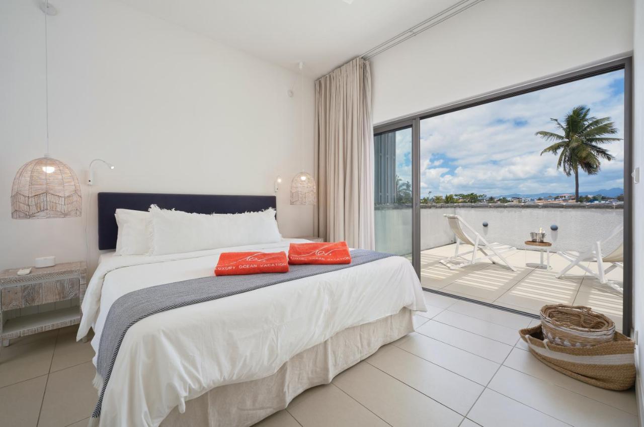 Les Estivales Beachfront Suites & Penthouses With Lov Trou aux Biches Exteriör bild