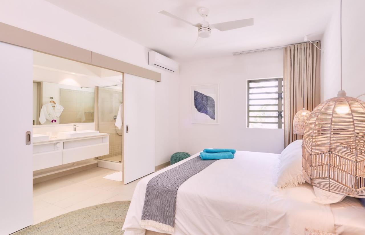 Les Estivales Beachfront Suites & Penthouses With Lov Trou aux Biches Exteriör bild