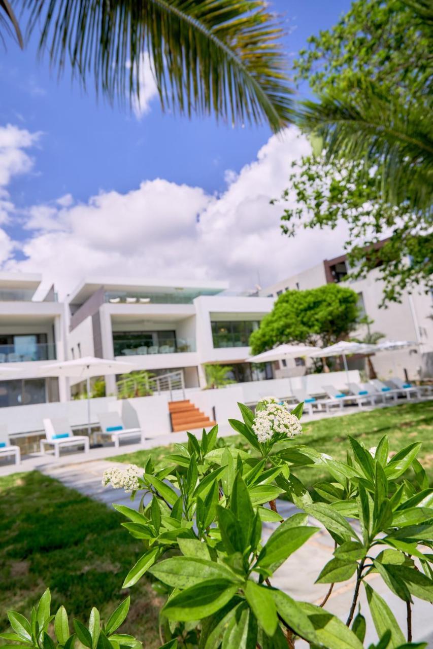 Les Estivales Beachfront Suites & Penthouses With Lov Trou aux Biches Exteriör bild
